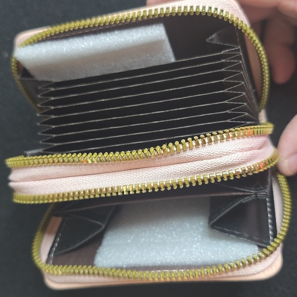 Alice in Wonderland Pink Wallet - Picture 4 of 6